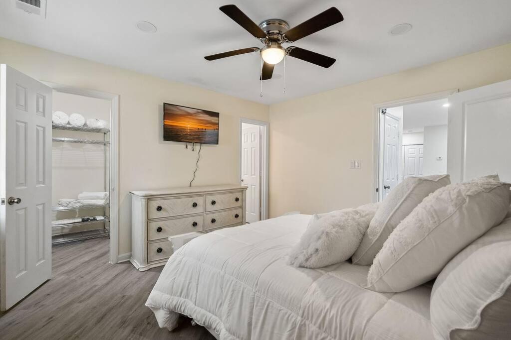 Cozy 2 Bedroom Duplex In Charlotte, Jacuzzi, Sleeps 6 Plus 2 Eksteriør bilde